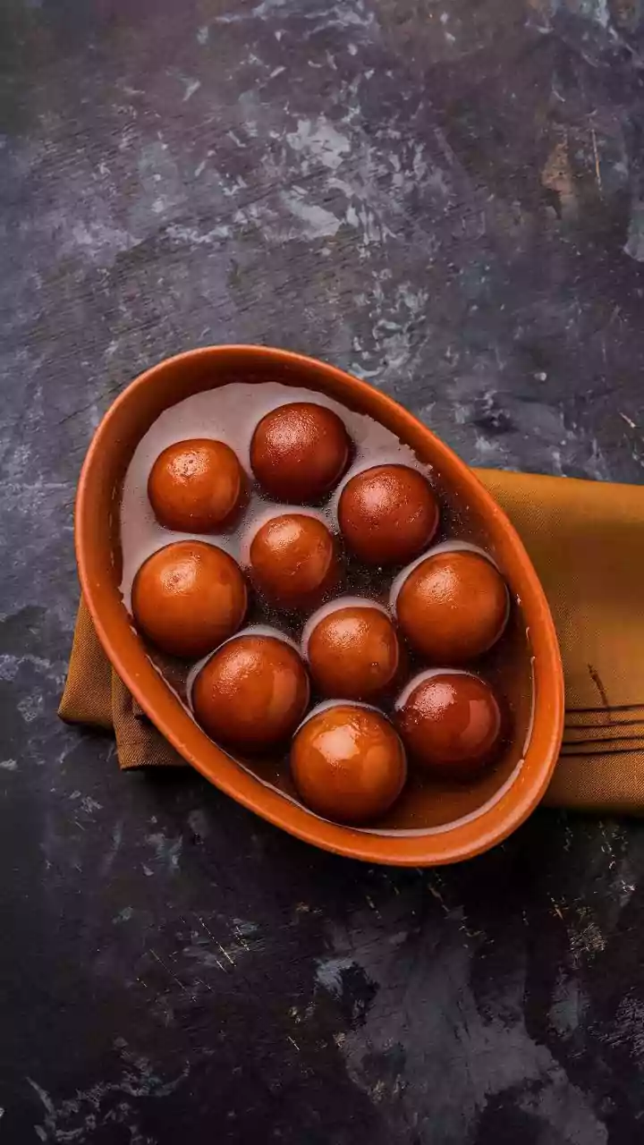 Cromun Controversy: Indian Gulab Jamun Meets Croissant, Ignites Online Debate