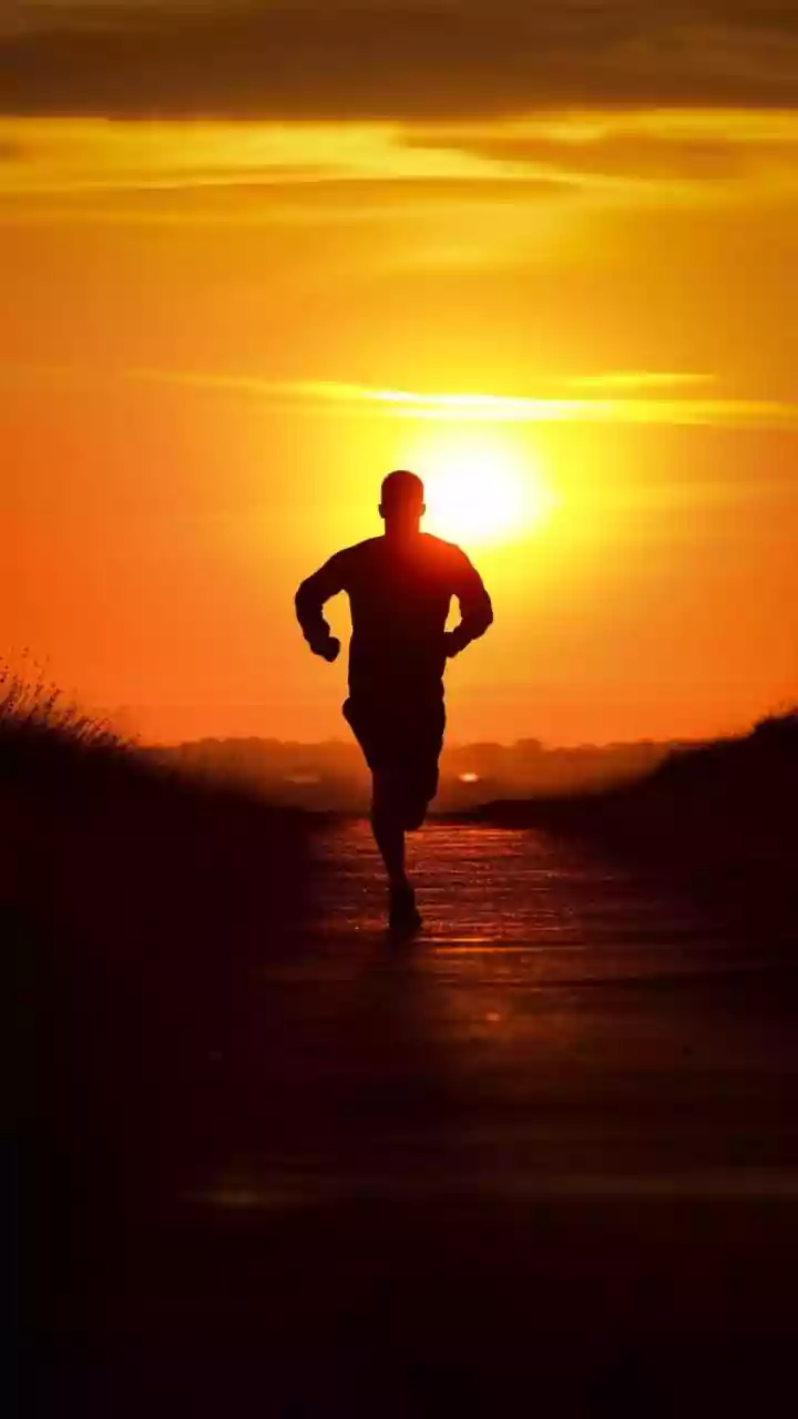 Queniano é 1º homem a completar maratona em menos de 2 horas