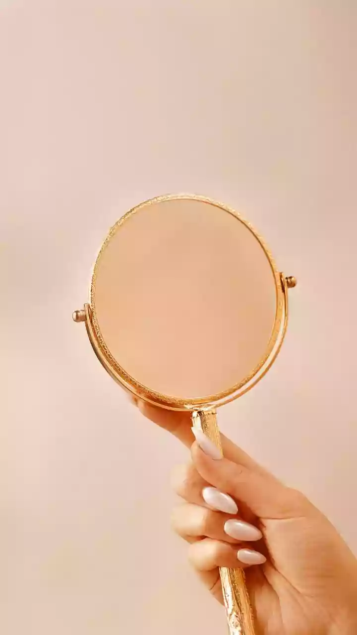 Winter Skin Woes? 5 Common Blunders & How to Bounce Back for Radiant Skin!