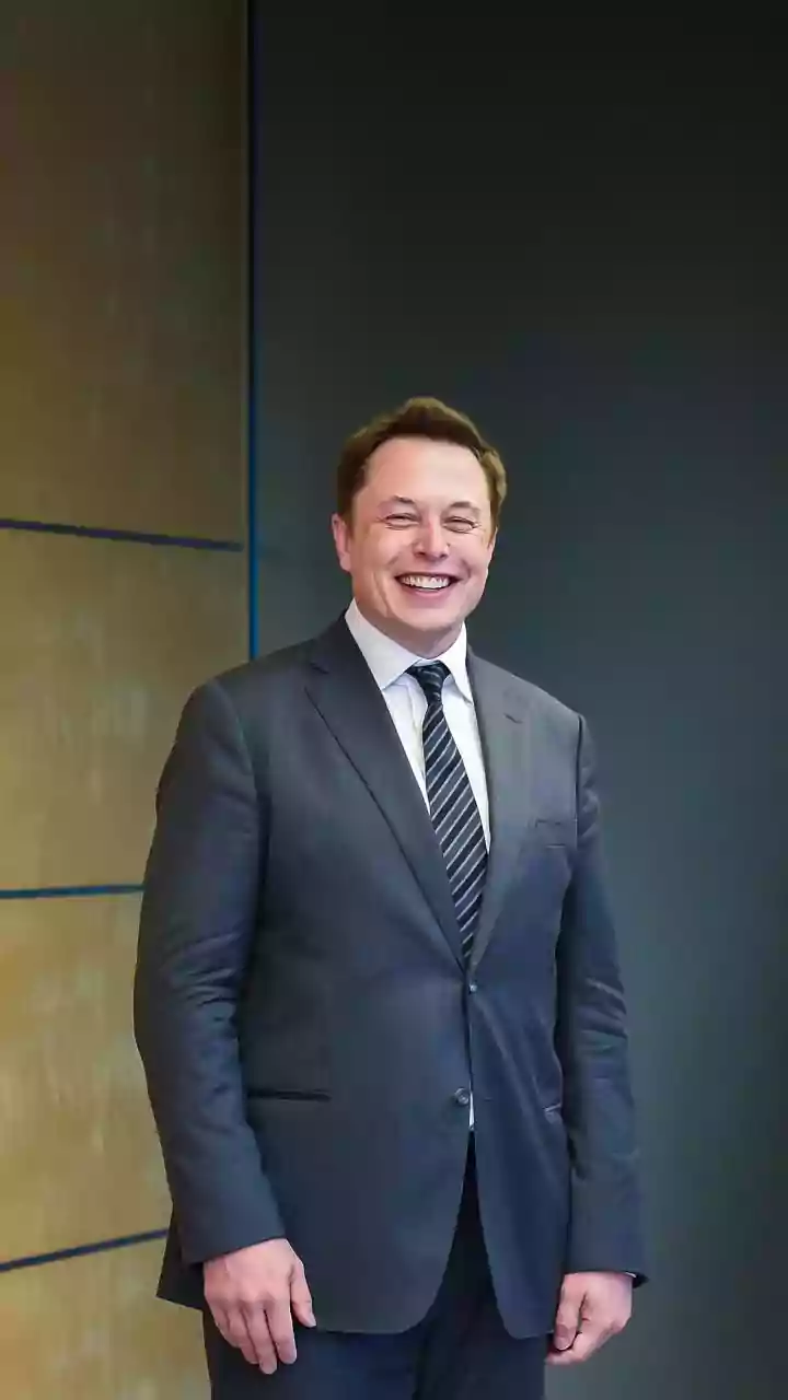Elon Musk Tells Young People To Build Broad Knowledge For The AI Era For Young Professionals