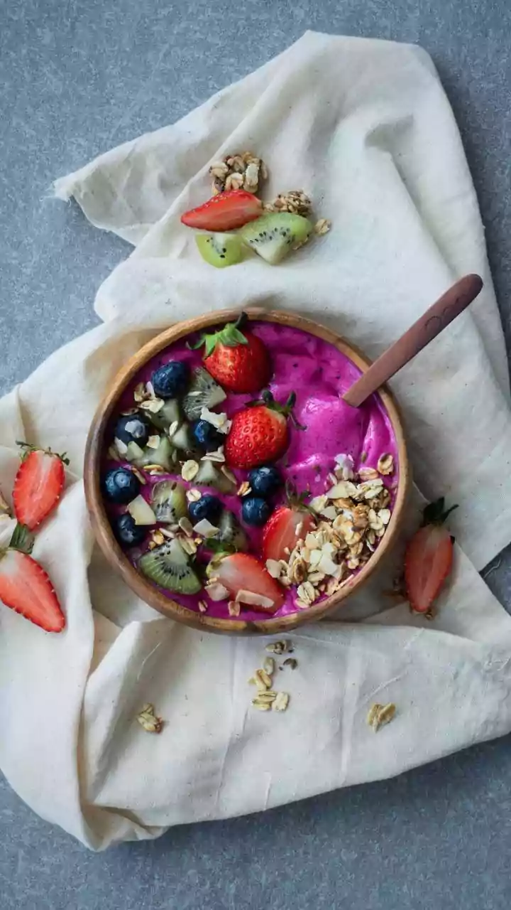 How To Mix Traditional Indian Sattu With Fruits For High-Protein Smoothie Bowls