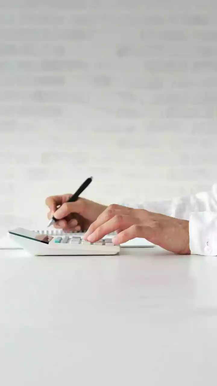 How Gig Workers Can Calculate Quarterly Advance-Tax Base On Variable Monthly Incomes