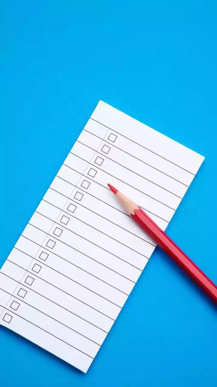 How to stay organized at home with daily checklists