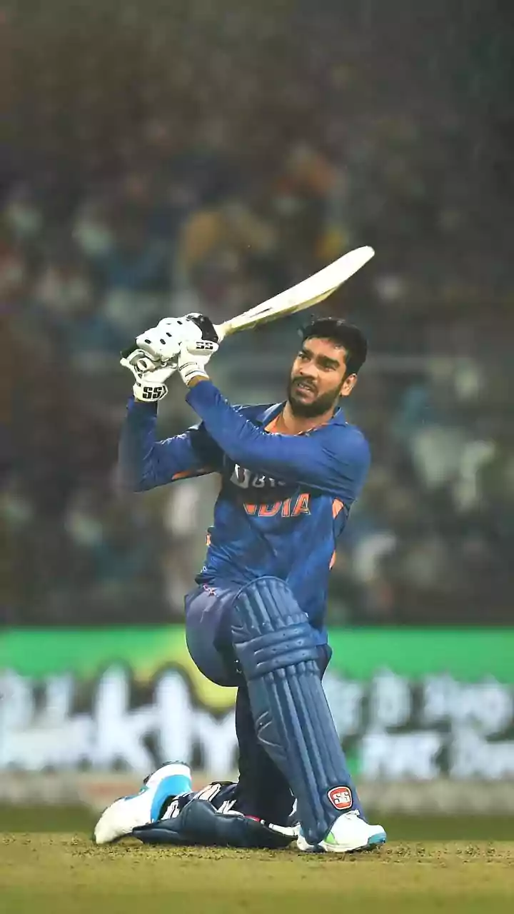 Venkatesh Iyer's blistering 70 draws attention on IPL auction day