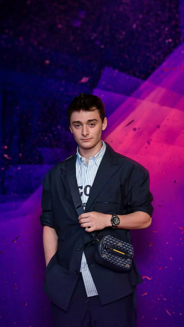 'Stranger Things' star Noah Schnapp says child actors need therapy