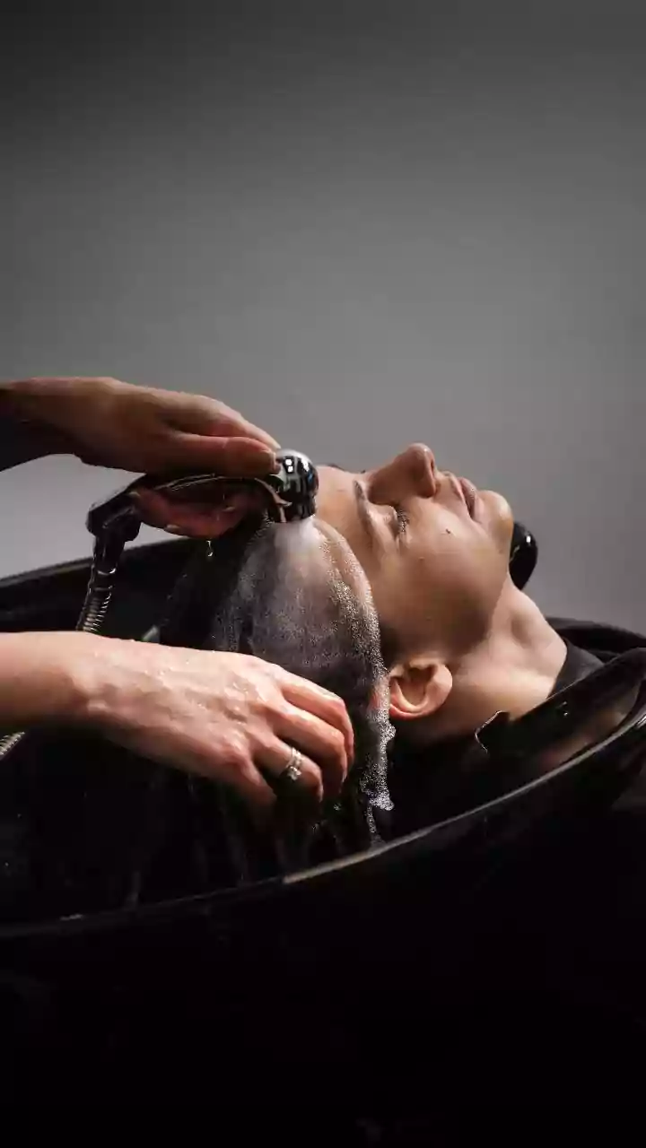 Waktu Tepat untuk Keramas agar Rambut Tetap Sehat