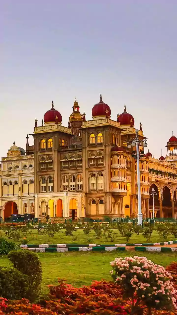 8 Magnificent Indian Palaces: A Symphony of European Architectural Grandeur