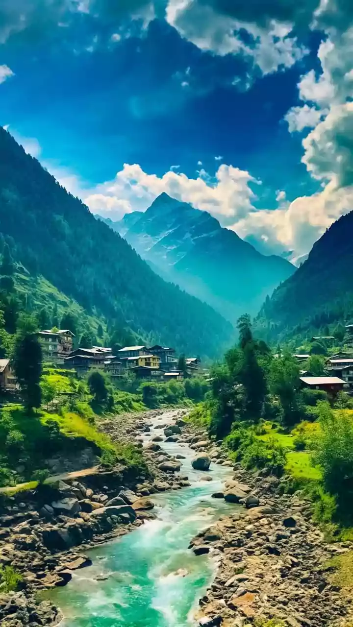 How Dharamkot's vibrant cafe culture and fast broadband support digital nomads during Kangra Valley workations