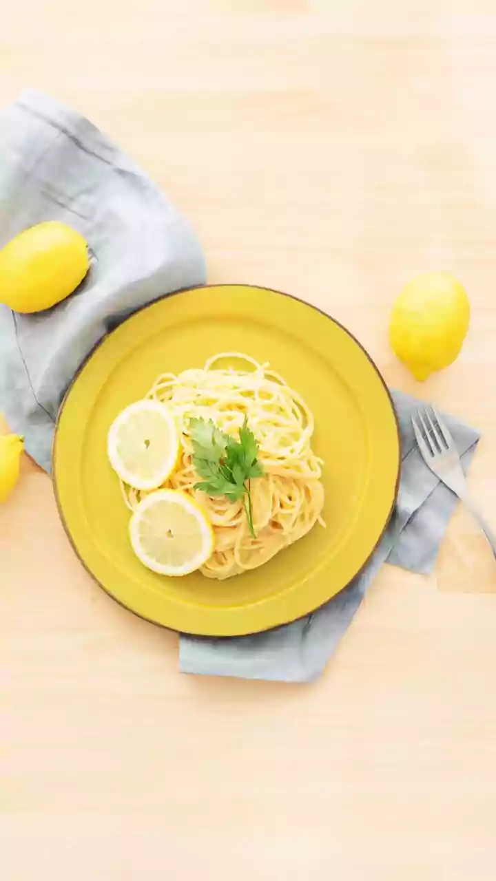Tangy Coastal Meals Beat Heavy Lunch Plates Now