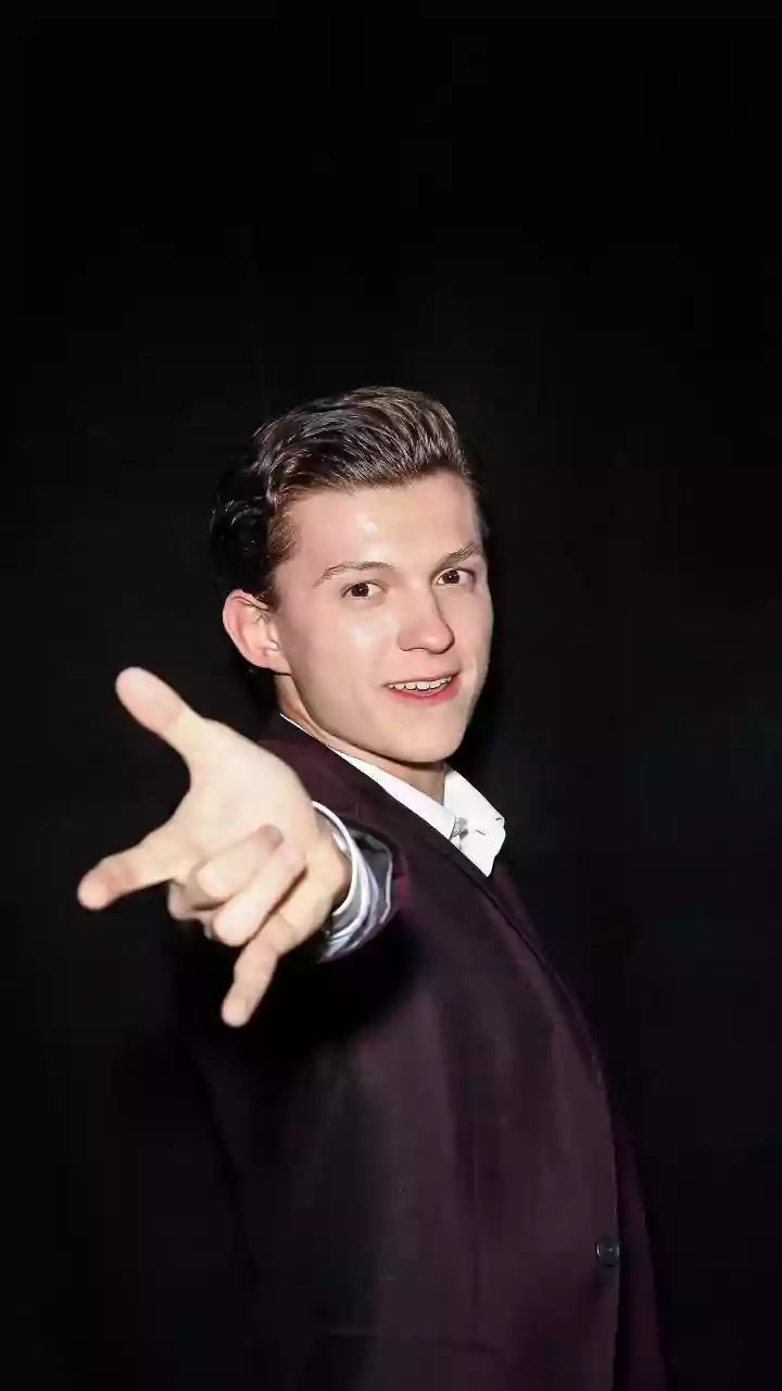 Tom Holland desabafa sobre parar de beber:'Me sinto mais eu mesmo'