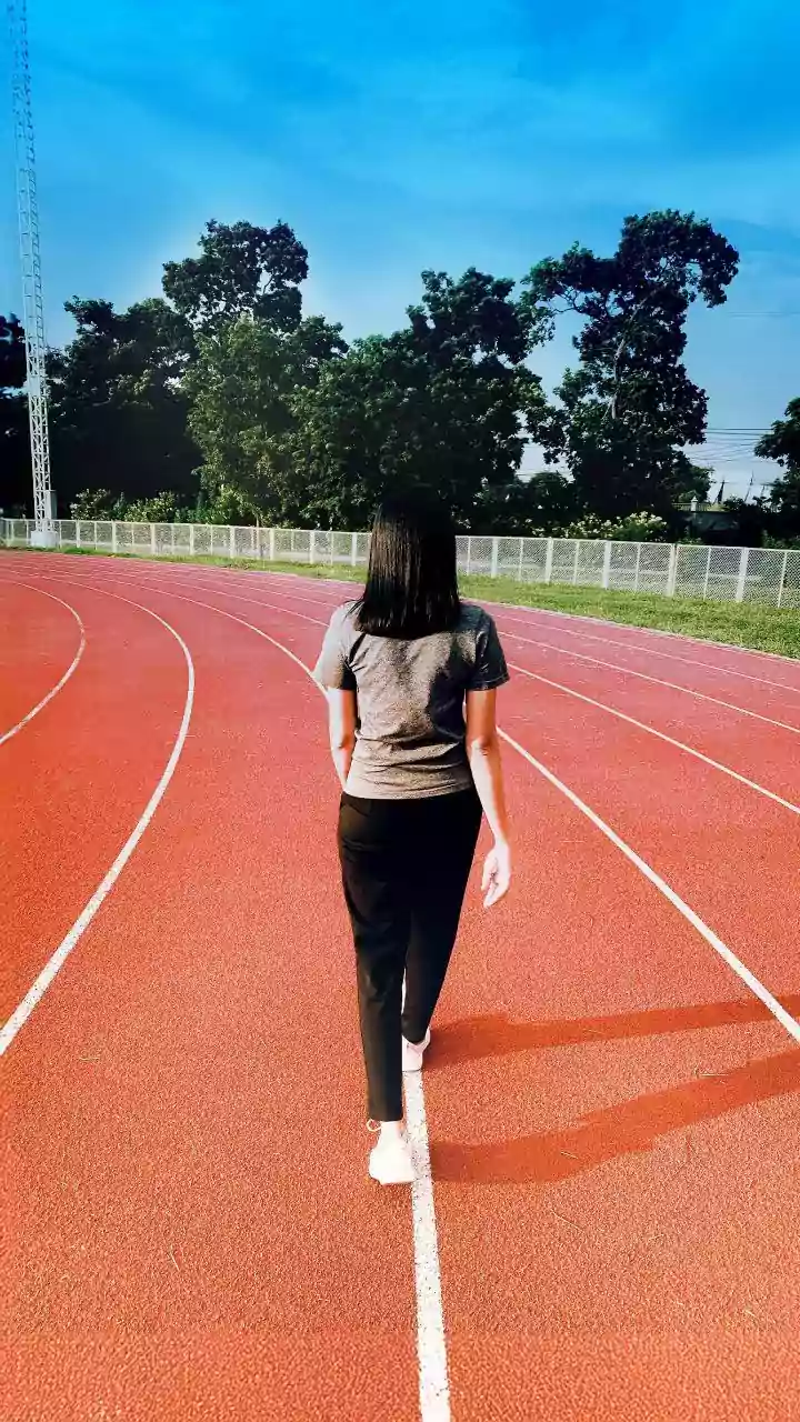 Ten minute post meal walks help professionals flatten glucose spikes and remain productive