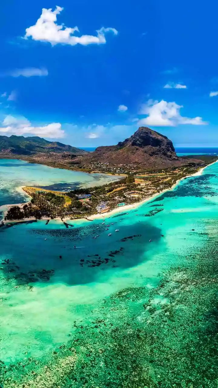 Trump calls UK giving away Diego Garcia island as 'great stupidity', justifies Greenland acquisition