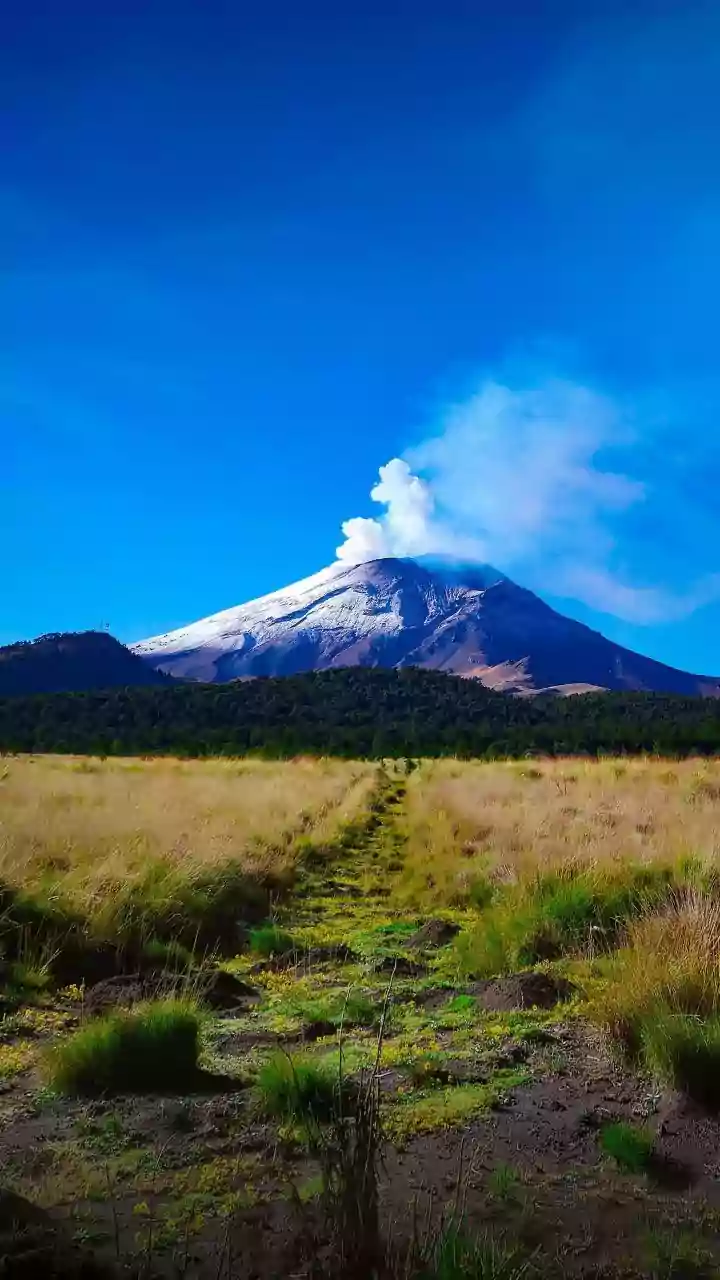 5 Mesmerizing Spots Near Active Volcanoes: A Traveler's Guide