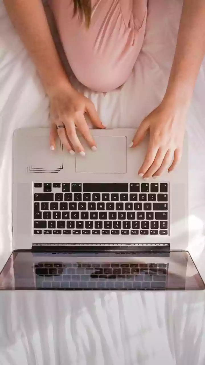 When Promotions Replace Parenthood: Fertility Delays In The IT Sector