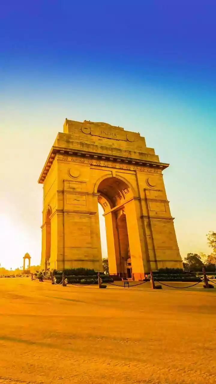 Delhi Chokes Under Toxic Smog As AQI Hits 'Severe' Levels; GRAP-IV Measures Enforced