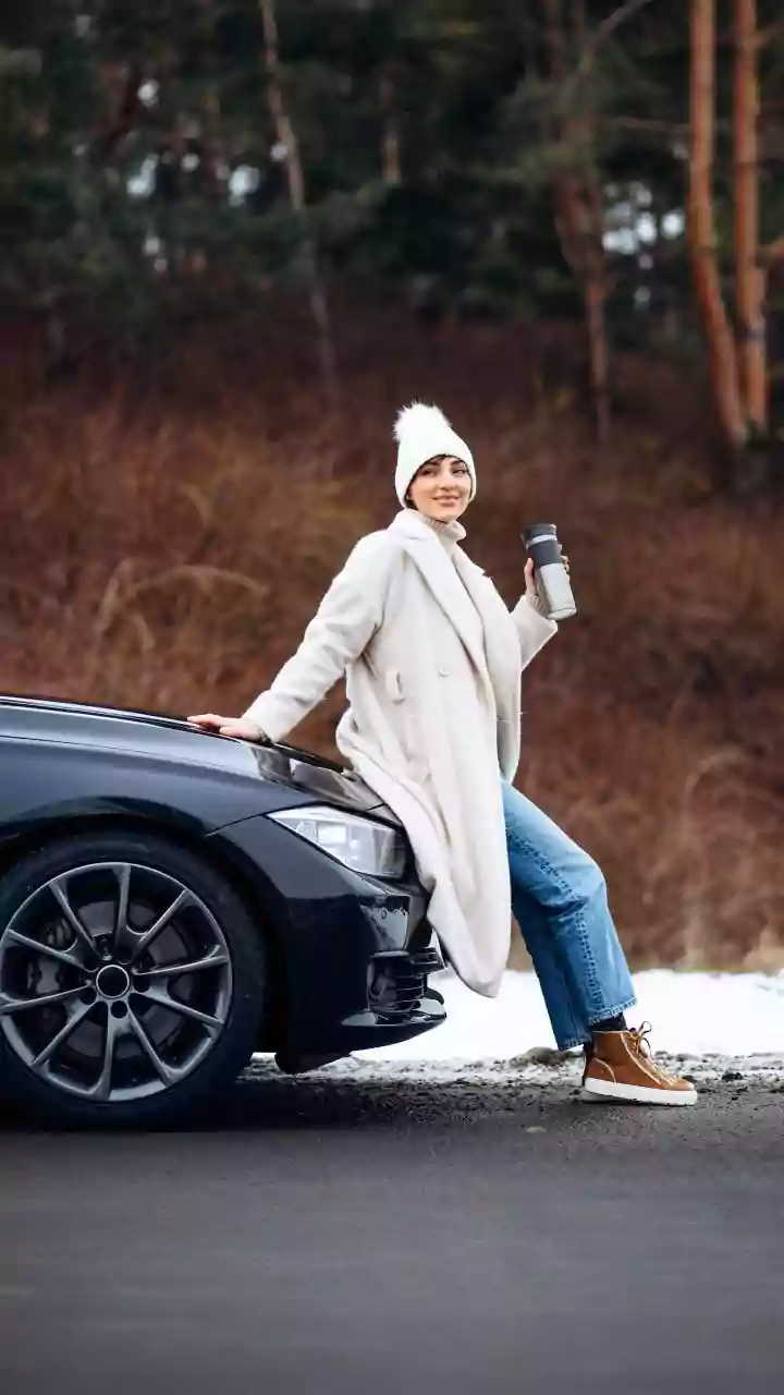 Jennifer Lawrence's Chic Winter Travel Outfits: Style Inspiration & Budget Finds