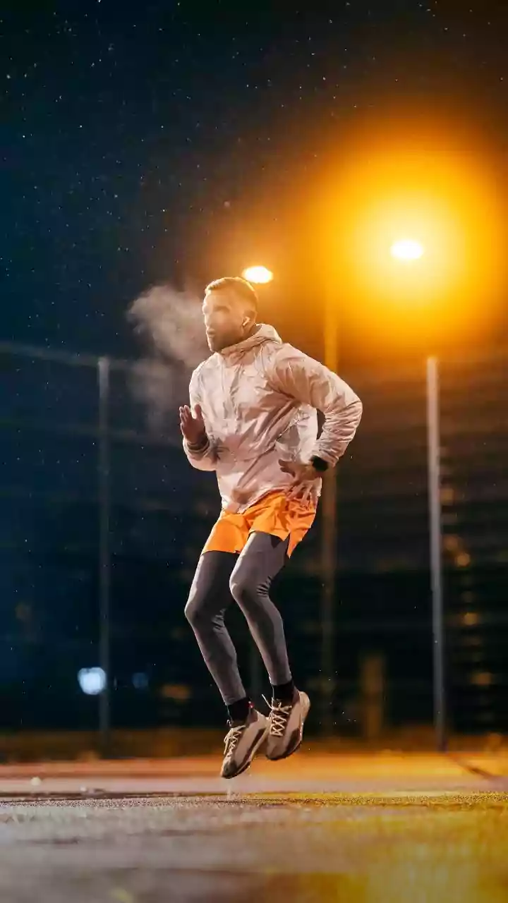 How To Choose Right Fitness Layering Gear For Changing October Weather Workouts