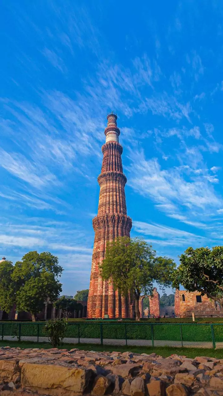 Delhi's air quality remains "poor" on Wednesday despite slight improvement