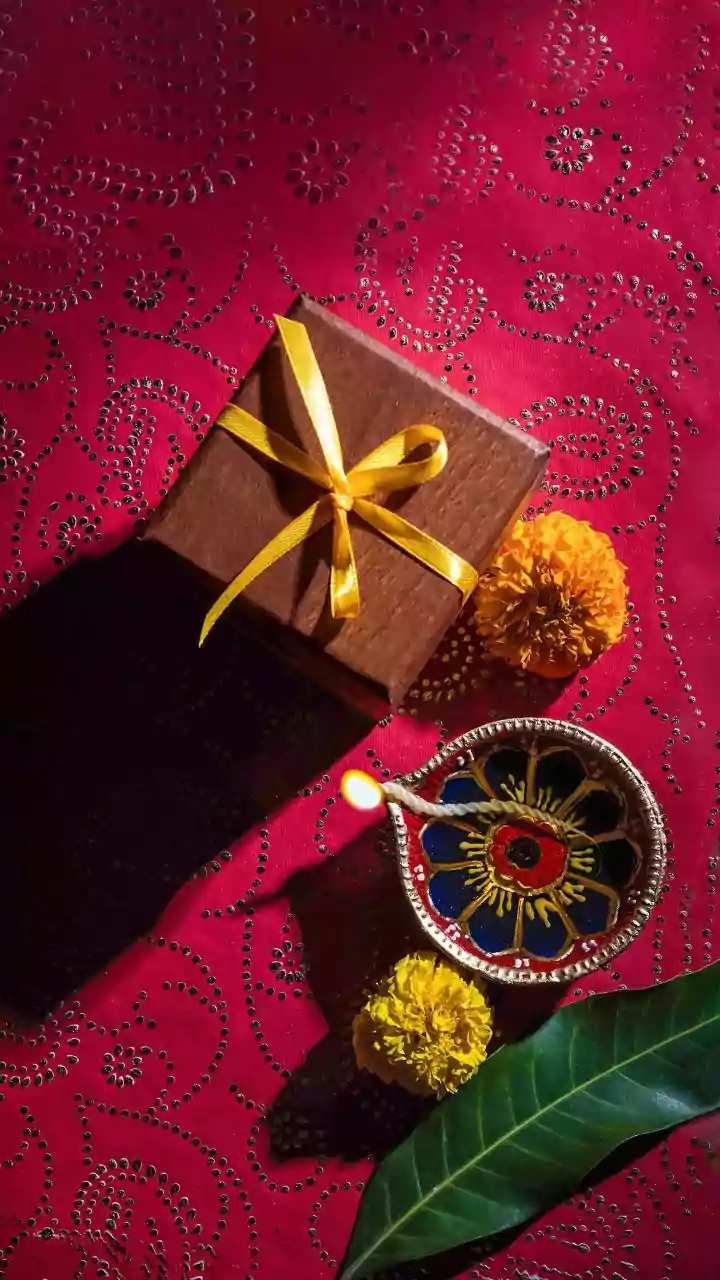 2025 Christmas Celebration Across India: Goan Star Lanterns, Kerala Plum Cake, and the Magic of Midnight Mass