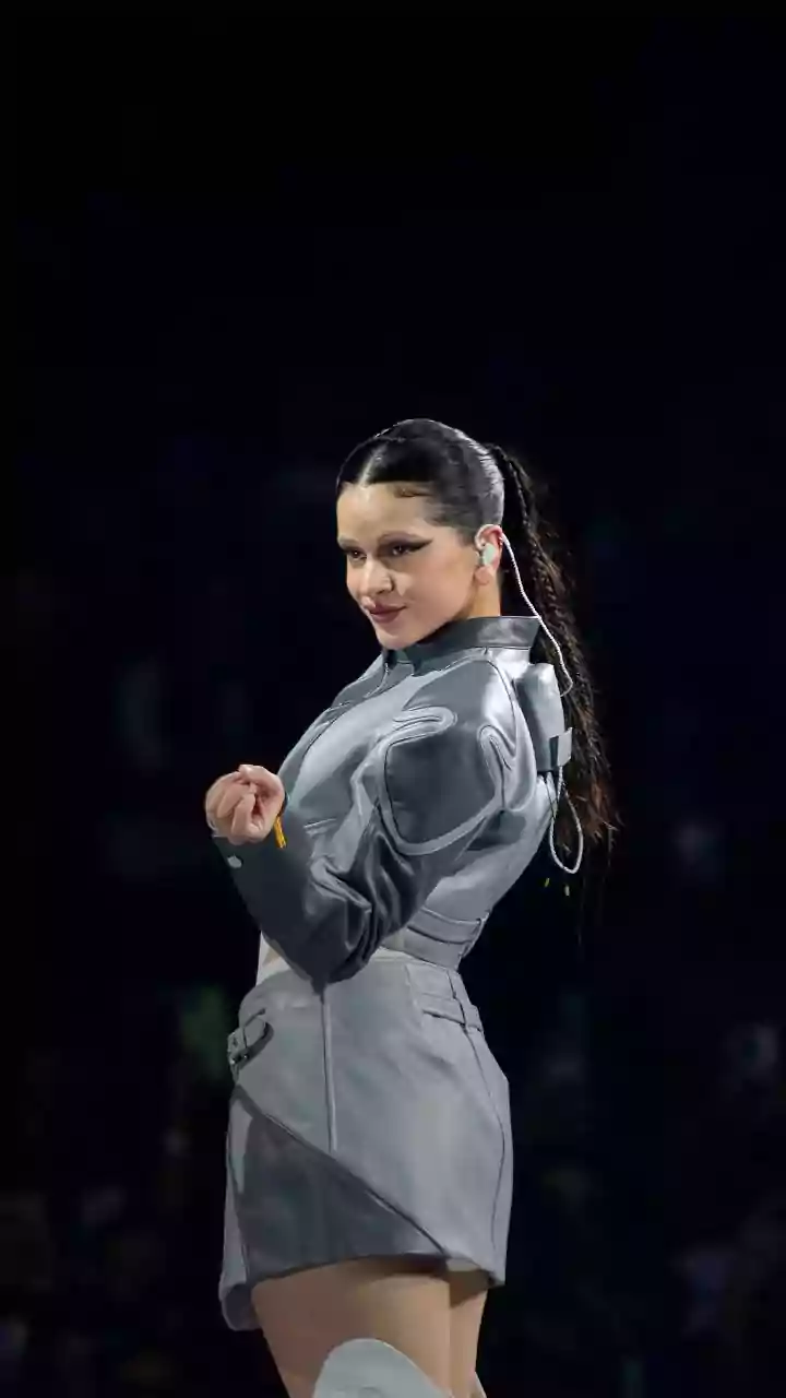 “Sem escolha”, Rosalía adia shows da LUX nos EUA por “emergência familiar”