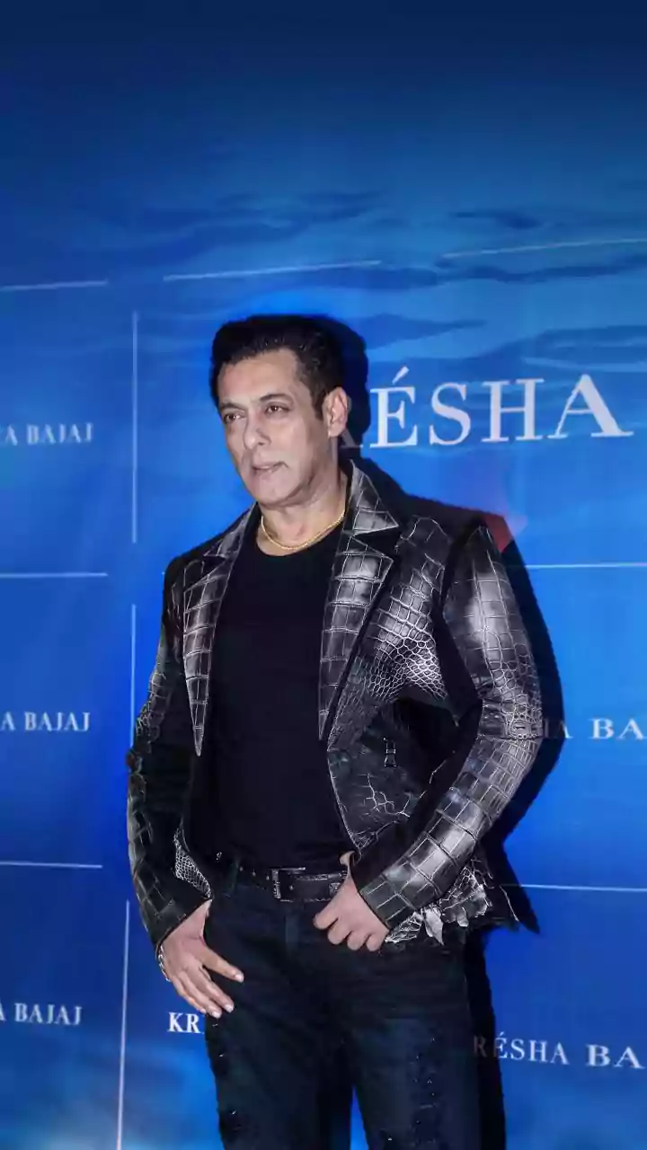 'Ladna Nahi Bhoola Hoon, Jail Mein Daaloge?': Salman Khan Blasts Paps For Recording Him Outside Mumbai Hospital, Issues Stern Warning