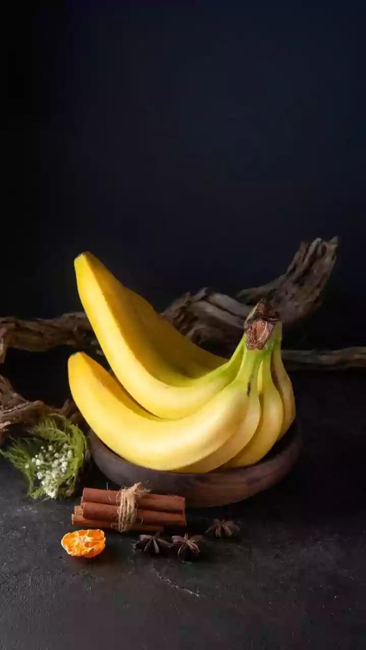 A Common Fruit-Bowl Pairing Quietly Speeds Banana Ripening