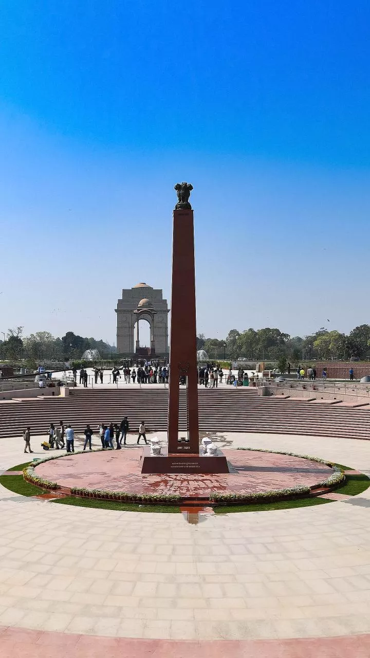 Exports up 19.37 pc to USD 38.13 bn in Nov; trade deficit at 5-month low of USD 24.53 bn