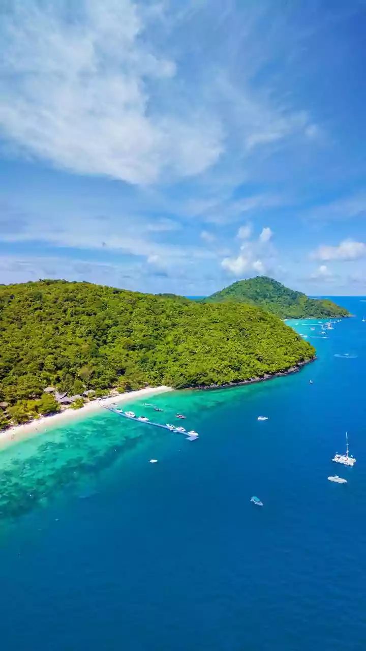 The Philippines' Overrated Tourist Spots: Expectations Versus Crowds At Tourist Hotspots