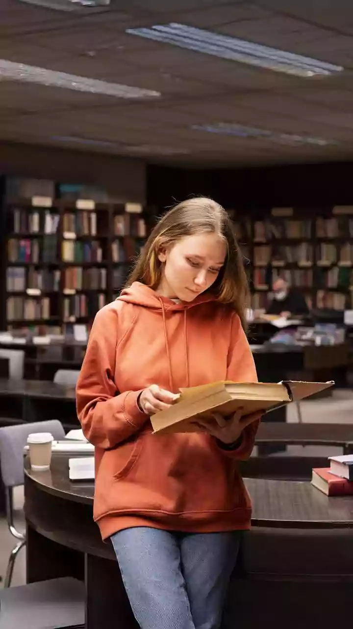 How AI Browser Tools Make Academic Reading Feel More Manageable