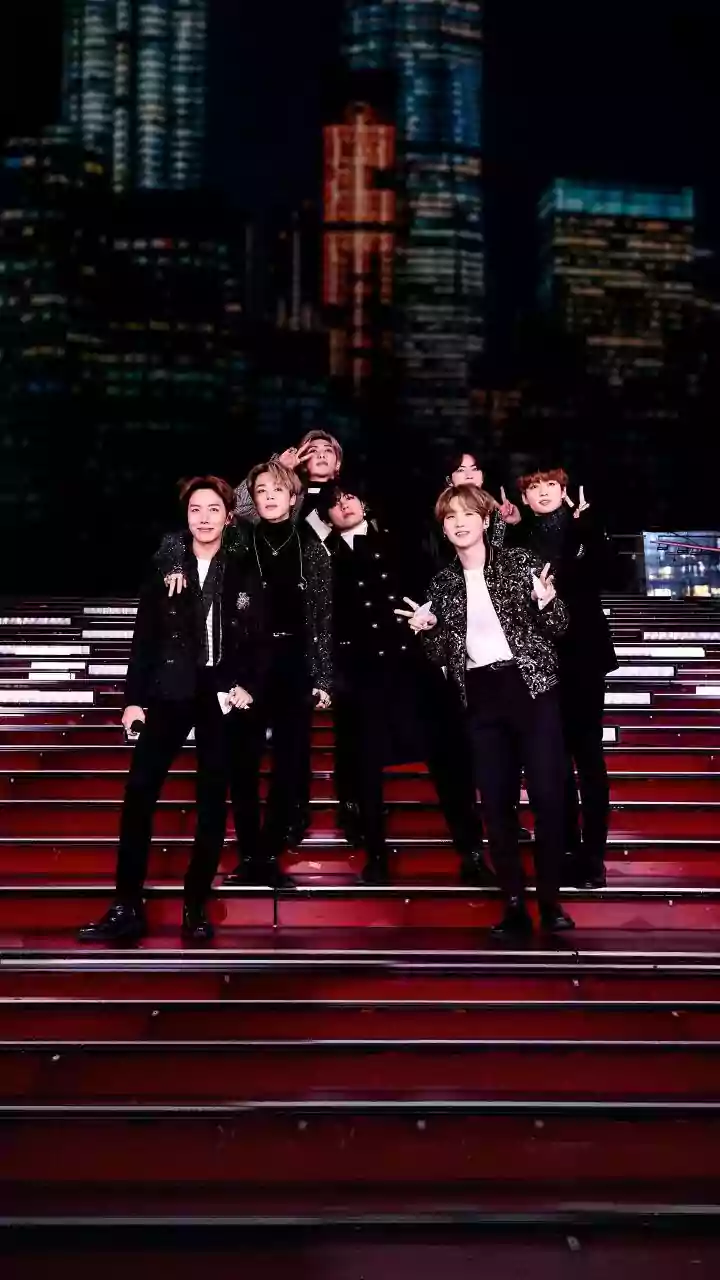 Perdana BTS Full Team, Begini Fashion Para Member di Bandara Menuju Dubai