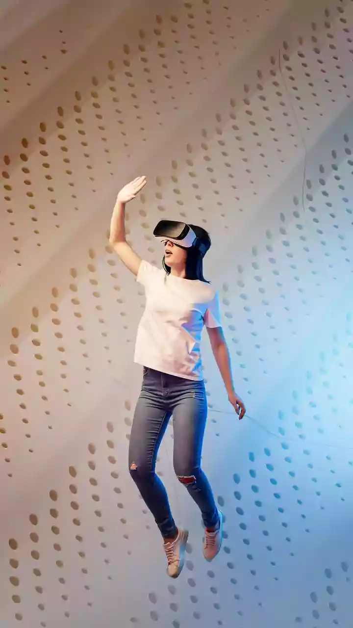 Virtual Try-On Lets You Test Makeup Before Buying