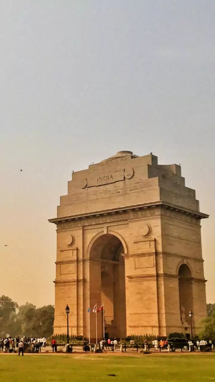 Delhi: CAQM flags DDA's 'recurring negligence' as inspections find high dust levels, waste-burning