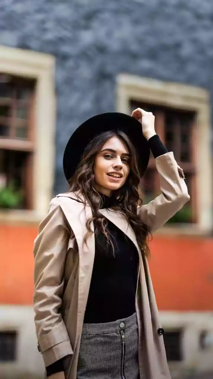 Four Quick Hairstyles to Manage Monsoon Frizz Suited to Busy Rainy Mornings