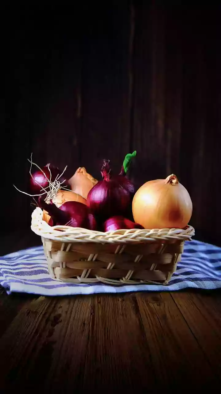 Unlock Garden Gold: 5 Brilliant Ways to Reuse Onion Skins