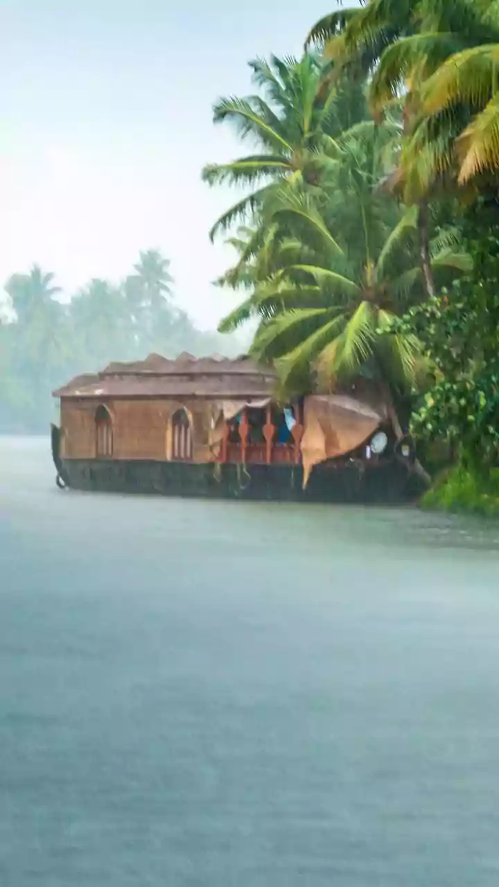 Monsoon Showers Safely Blanket Coastal Regions Spurring Travel Rushes