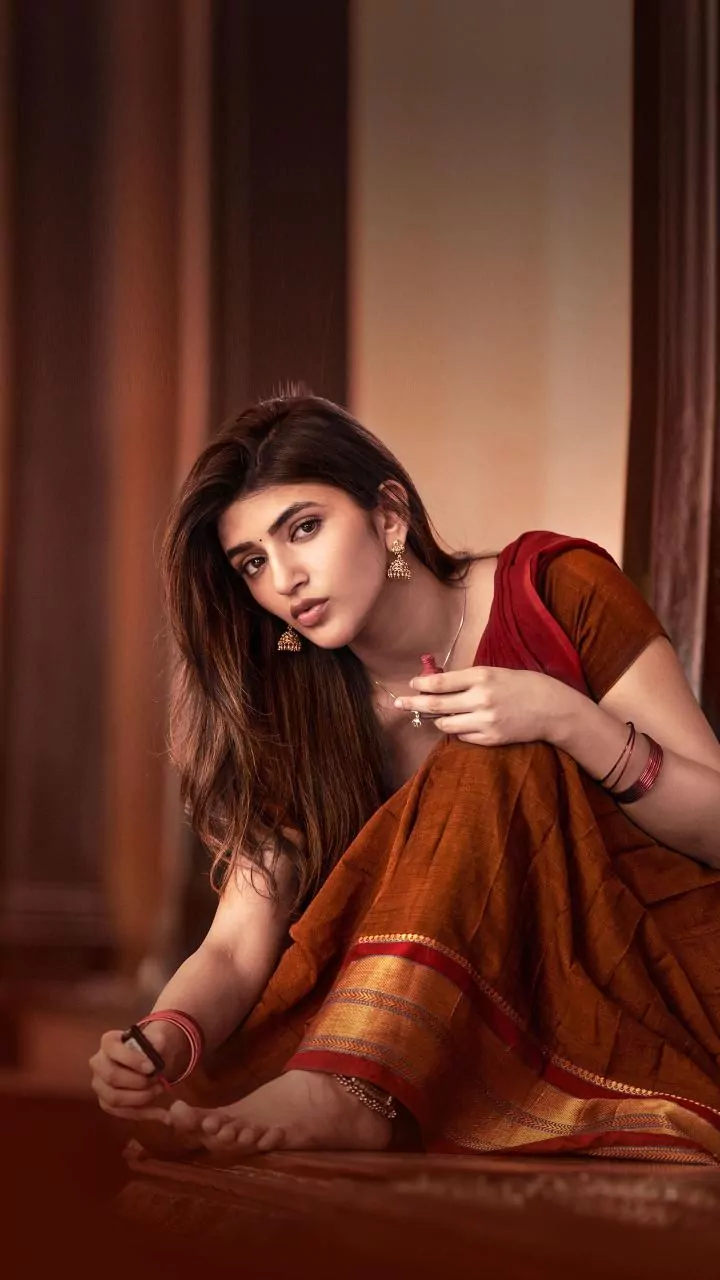 Pongal Fashion: Sreeleela's Elegant Traditional Styles