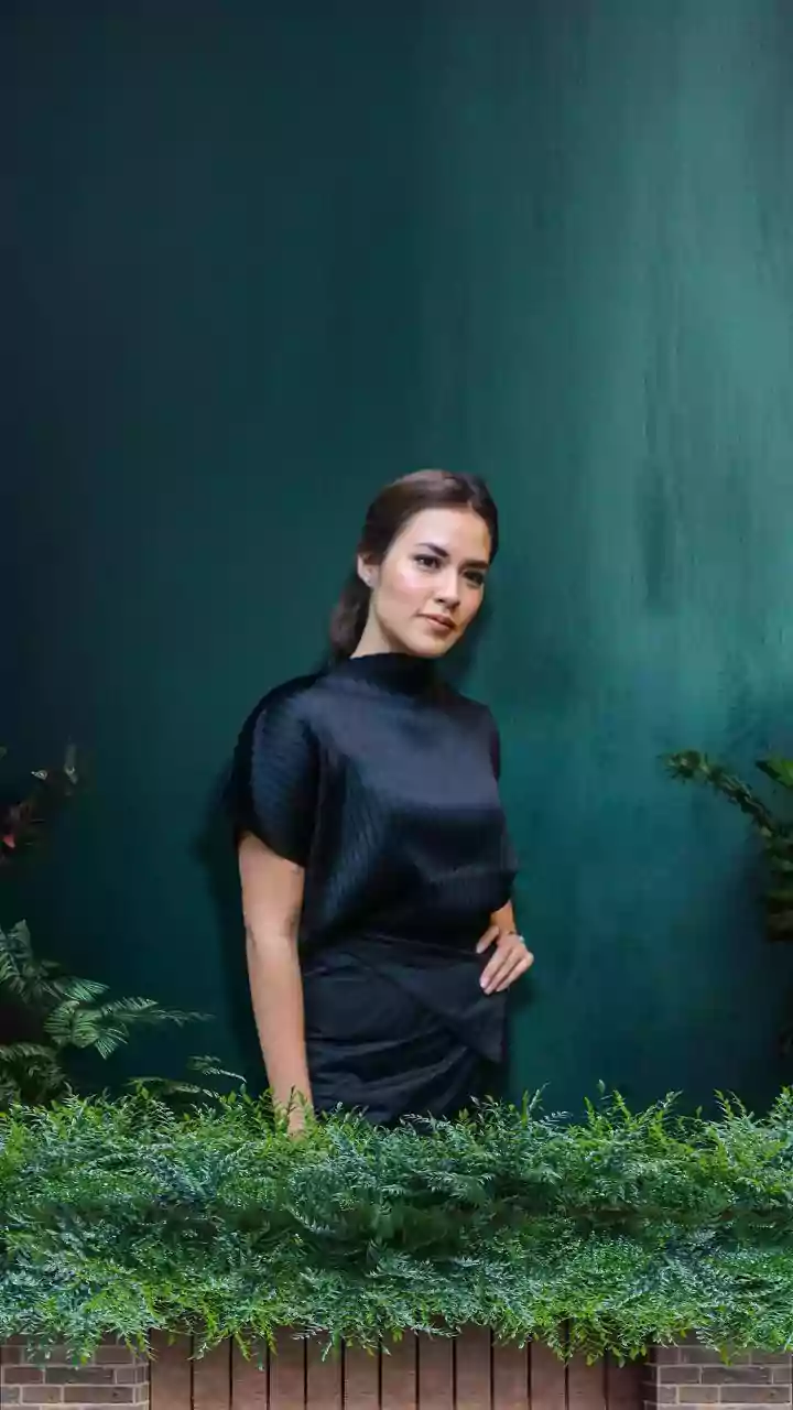 Classic Low Bun Tutorial: Create An Elegant Look With Traditional Outfits