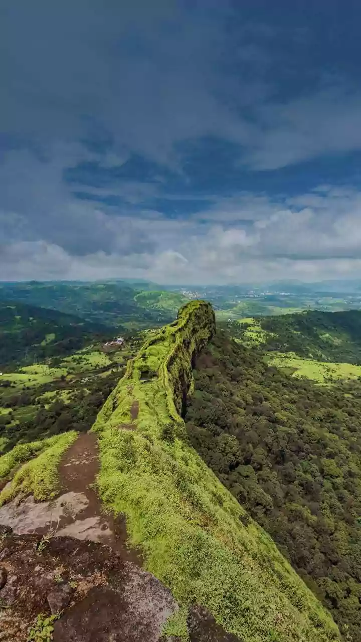 Rain-Washed Landscapes Are Redefining Weekend Travel Across Popular Regions