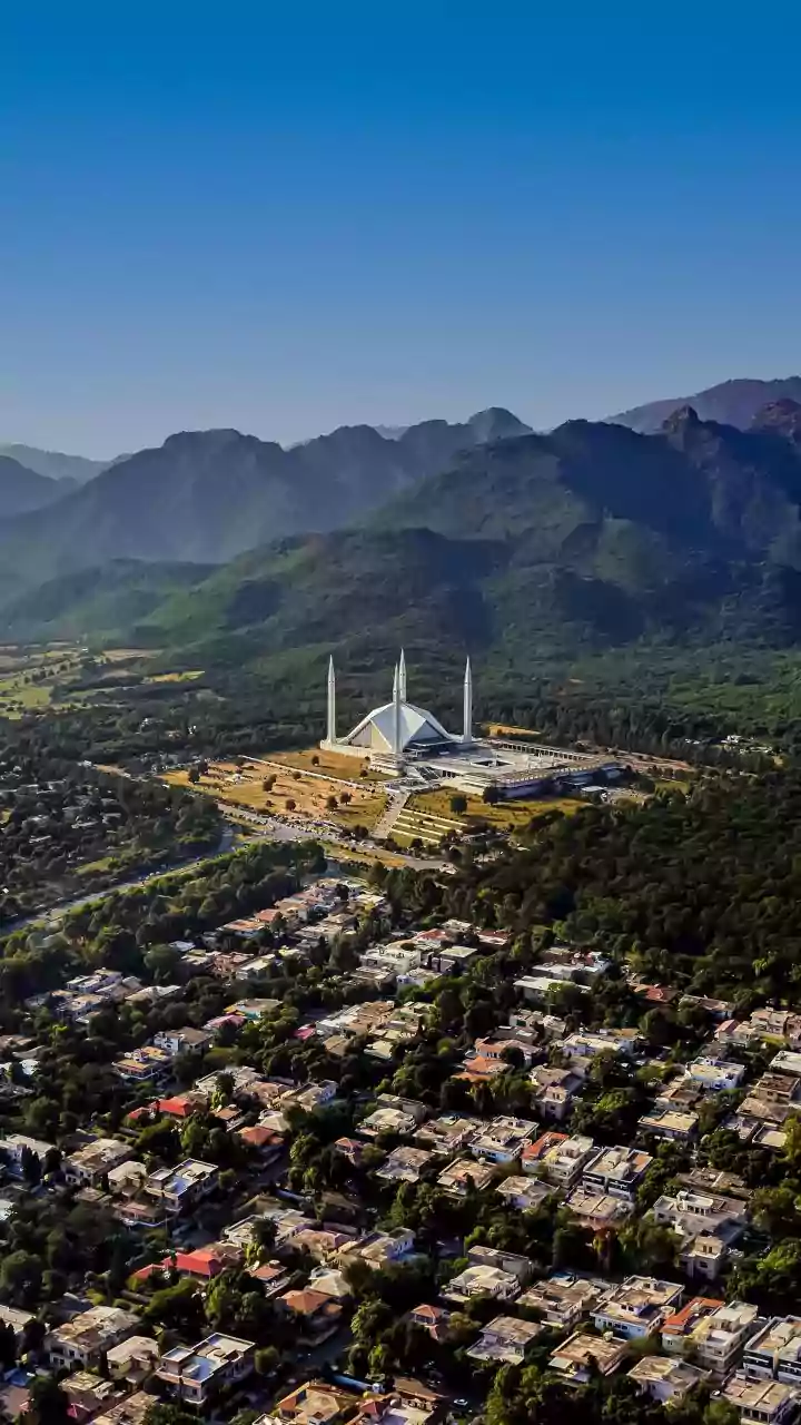 Pak court extends interim bail of Imran Khan, his wife Bushra in May 9 cases