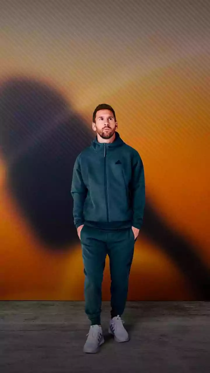 VIDEO: Tur India Lionel Messi Berujung Chaos! Fans Ngamuk Lempari Kursi Setelah Penampilan Megabintang Argentina 'Dipersingkat' & Penyelenggara 'Di...