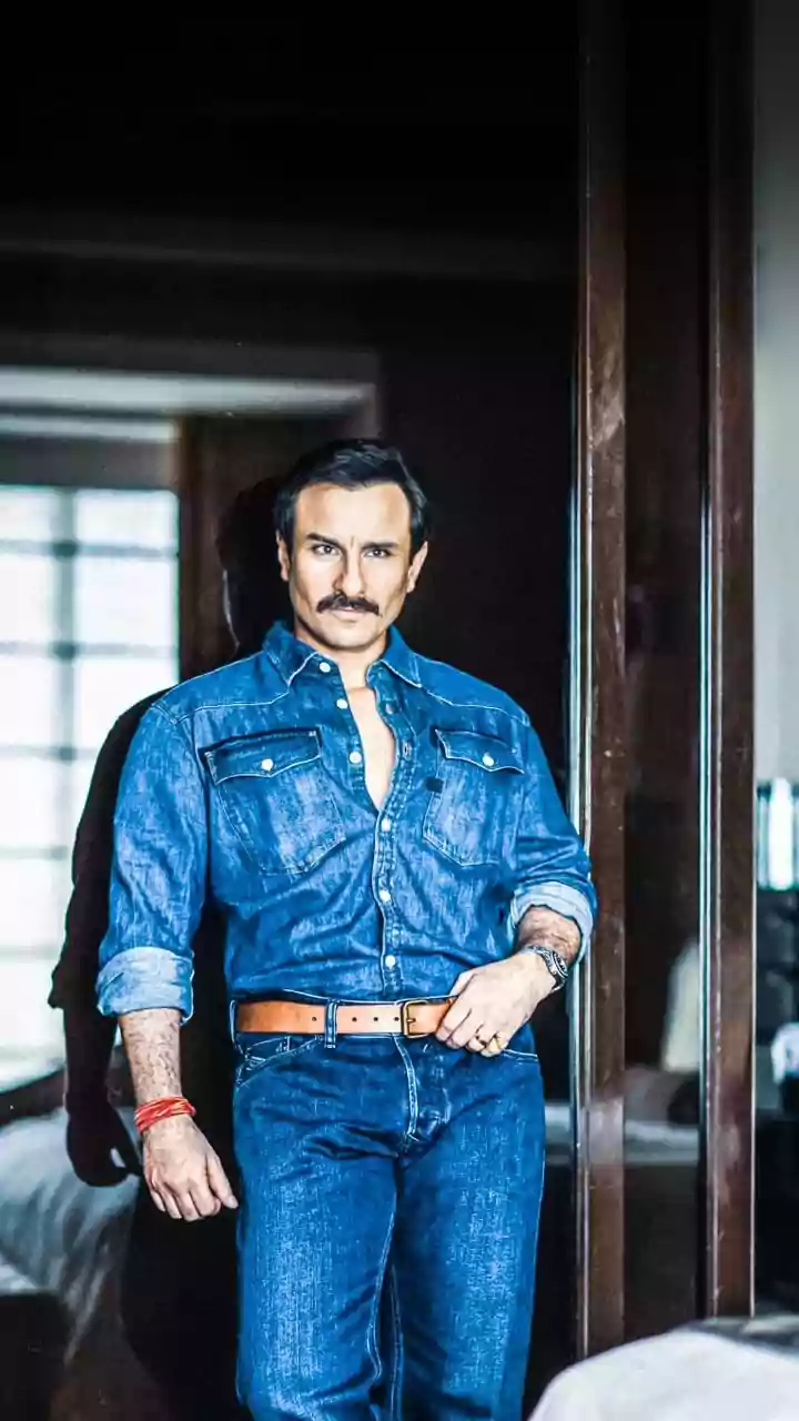 Kumar turns villain while Khan plays blind protector in 'Haiwaan'