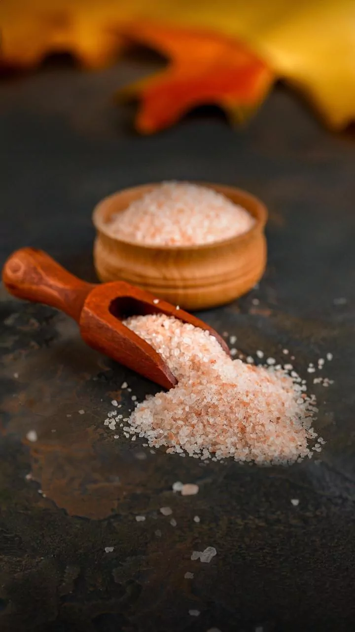 Hot Salt Roasting Gives Peanuts the Familiar Market-Style Texture