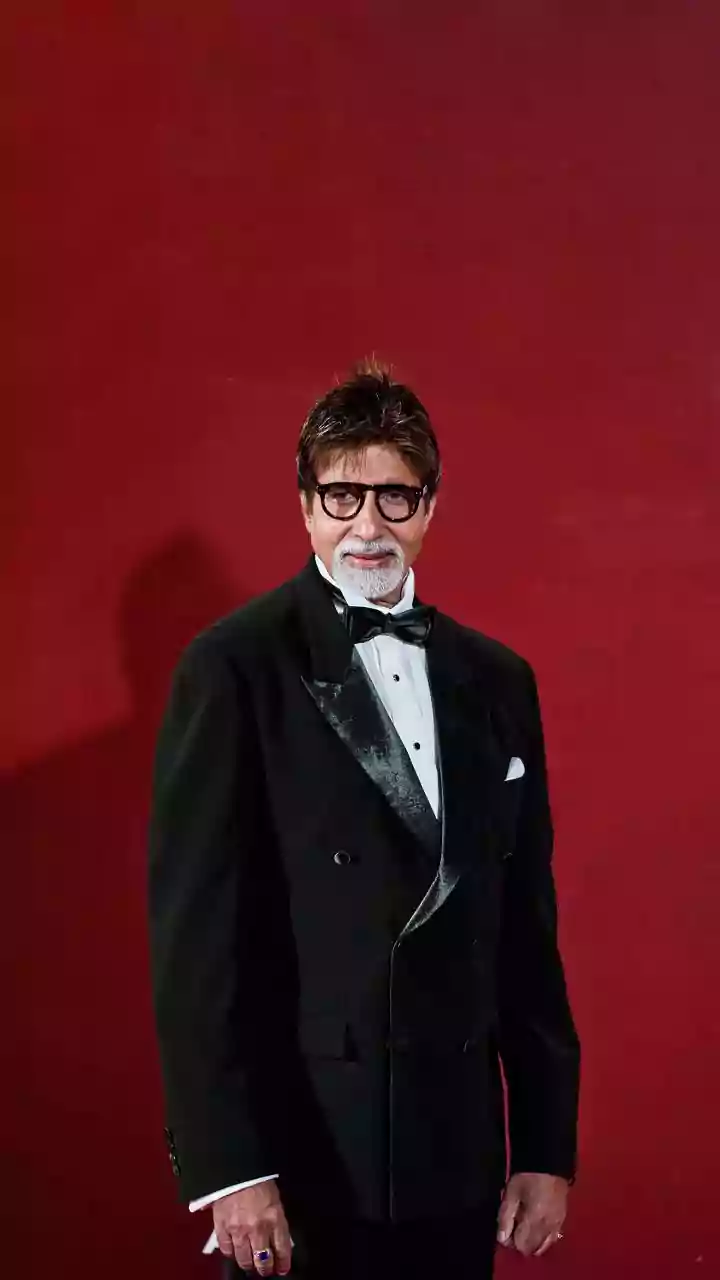 Amitabh Bachchan Sings Non-Stop For 32 Minutes At The Age Of 83, Marks End Of KBC 17
