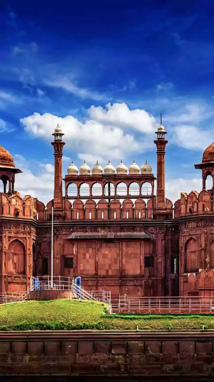 Delhi 40°C with 13% humidity: why dry-heat shadows give zero relief today