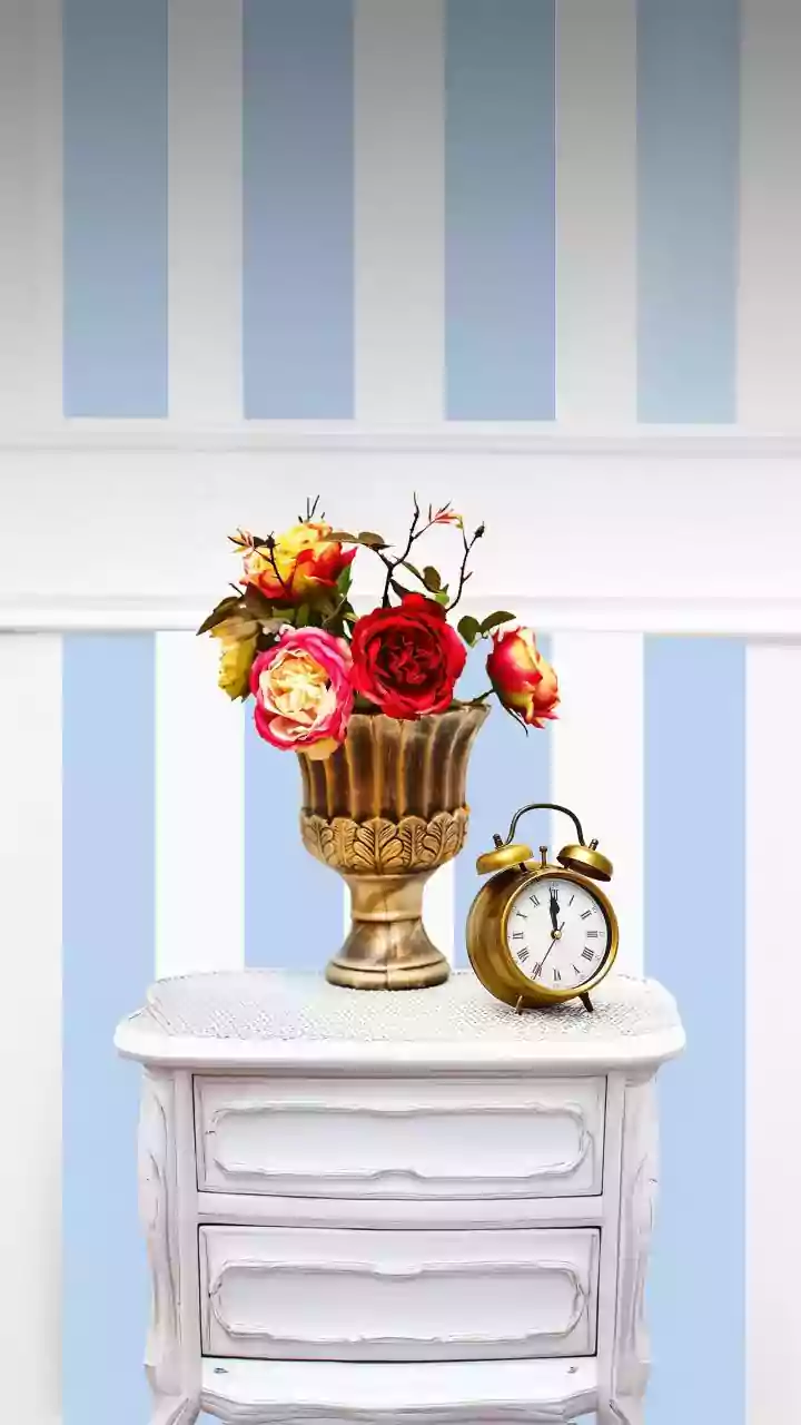 How To Use Vintage Patterns Without Overcrowding A Room