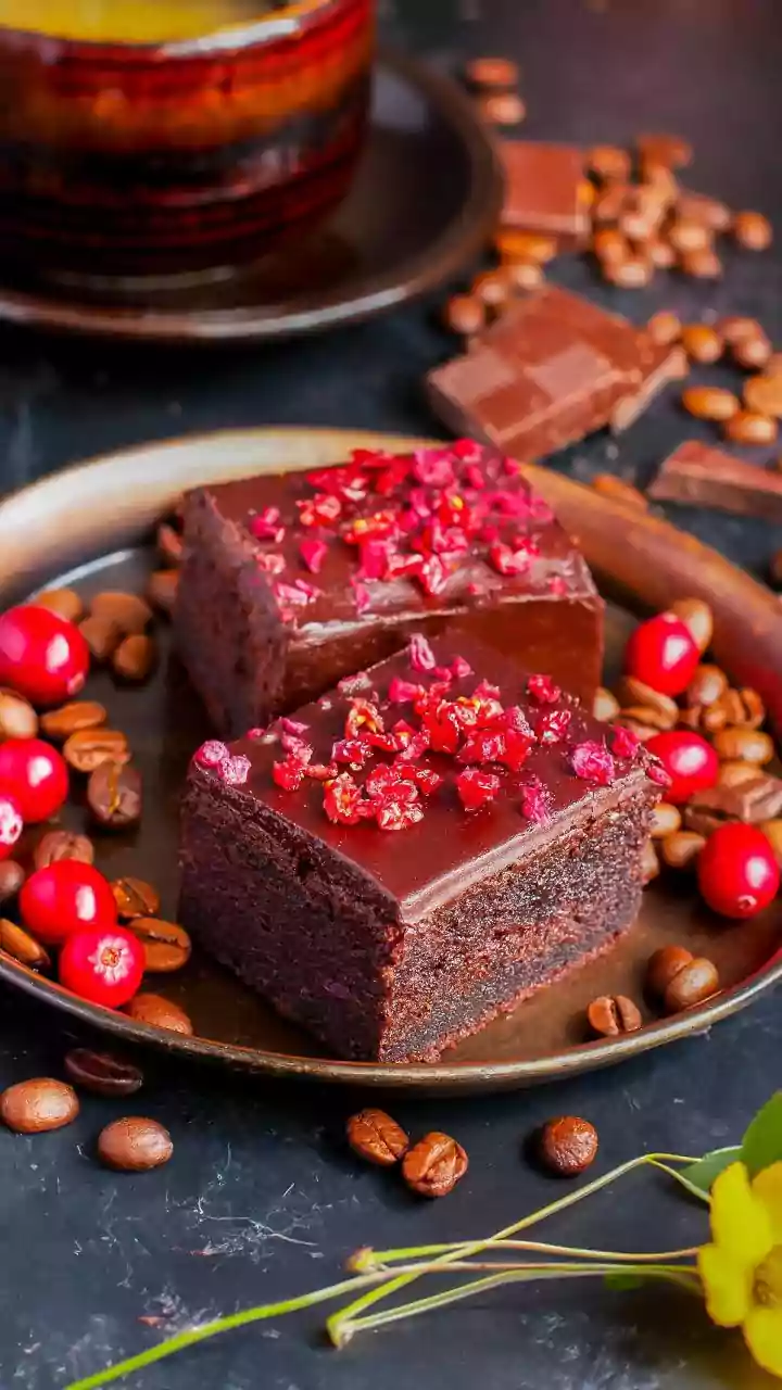 Christmas Plum Cake Brownies: A Festive Treat