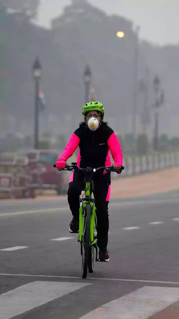 Delhi-NCR schools go hybrid as air turns"severe"