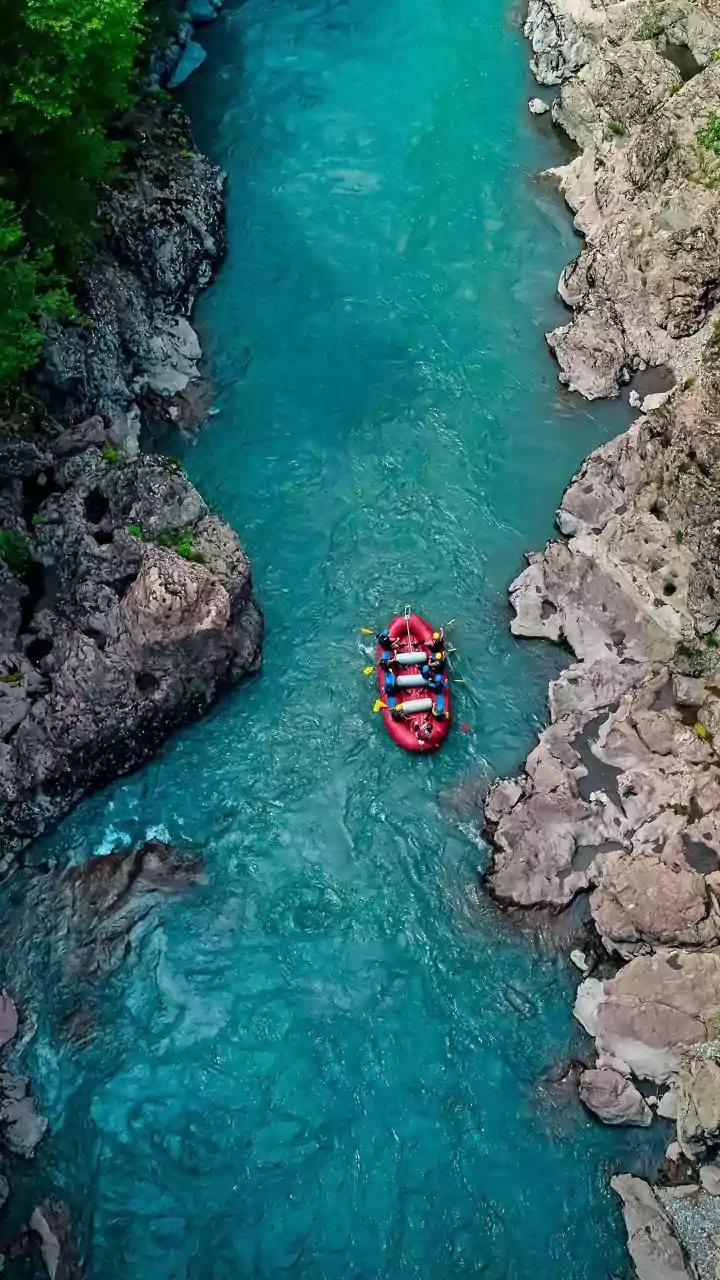 5 River Rafting Stretches In Rishikesh Ranked From Safest To Most Challenging