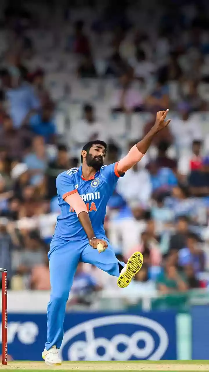 Cricket bowling v/s tennis serving: Which builds stronger upper arms?