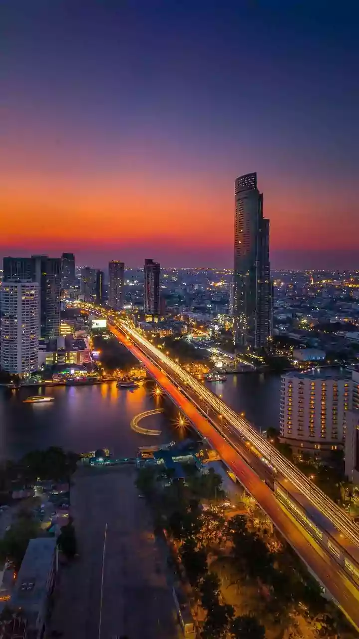 Man Records Desi Mother’s Reaction To Bangkok Traffic: ‘Koi Horn Hi Nahi Baja Raha...’ | Video